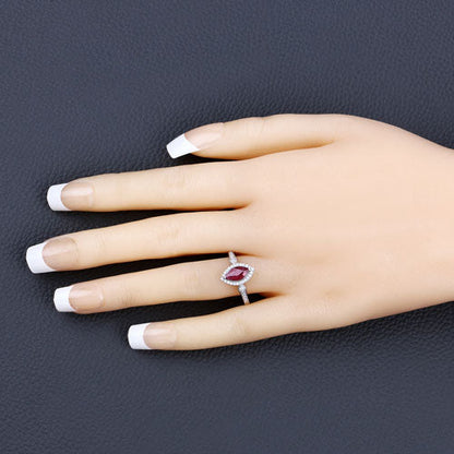 Anillo de oro blanco de 14K con rubí genuino de 0.96 quilates y diamantes blancos