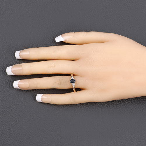 Anillo de oro amarillo de 14K con zafiro azul genuino de 0.84 quilates y diamante blanco