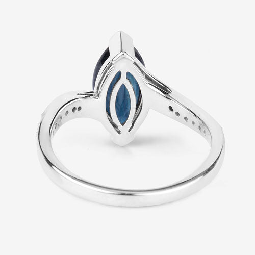 Anillo de zafiro azul genuino de 2.26 quilates y diamantes blancos en oro blanco de 14K