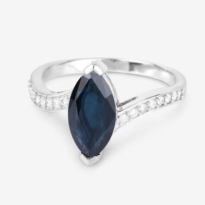 Anillo de zafiro azul genuino de 2.26 quilates y diamantes blancos en oro blanco de 14K