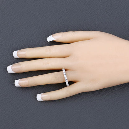 Anillo de oro blanco de 14K con diamante de laboratorio de 2,00 quilates