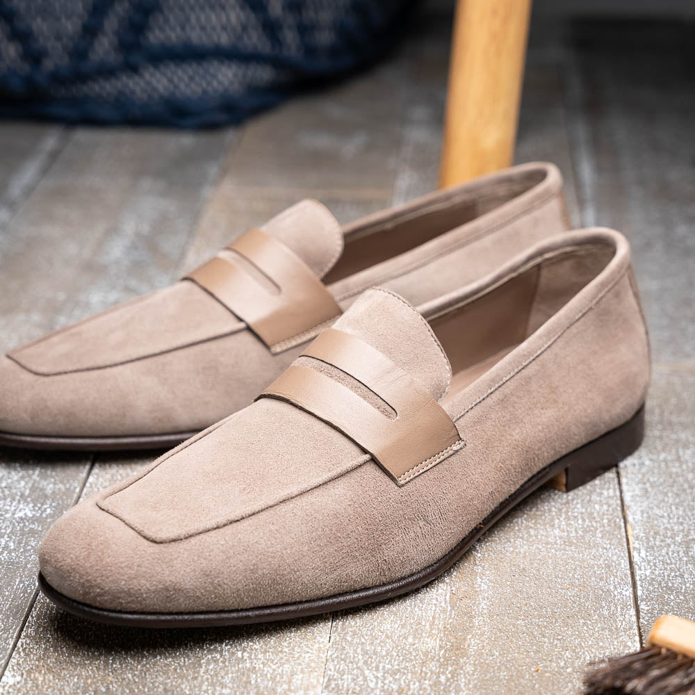 16-672-TPE Mocasines Penny Tippa de ante y piel de ternera color topo